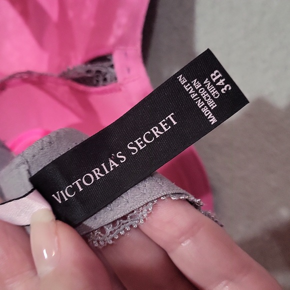 Victoria's Secret Sexy Little Things Bra - Picture 11 of 16